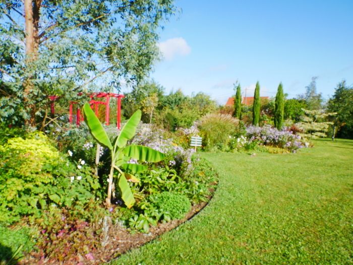 Der Garten des Eremiten wird auf natürliche und biologische Weise angebaut und ist eine kleine Oase abseits von Tumult und Hektik. I besteht aus einem Obstgarten mit regionalen und unerwarteten Obstbä