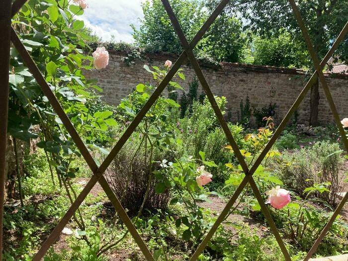 Besuchen Sie eine kommentierte Tour rund um den Lustgarten, den Gemüsegarten und die Insektenhütten.