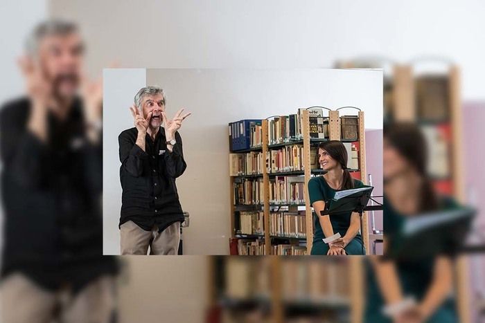 Un spectacle de poésie bilingue, en Langue des Signes Française (LSF) et en français, où les mains de Levent Beskardes et la voix d’Aurore Corominas vous invitent dans un monde rempli d’images...