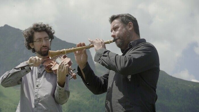 Le duo Bourry-Rouch vous invite à conclure cette belle journée à l'antenne des Archives de Saint-Gaudens, autour du patrimoine musical commingeois !...