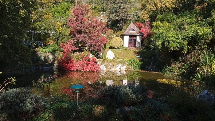 Ein Garten ist vor allem ein sensorisches Erlebnis. Bringen Sie Ihre kindliche Seele mit, wir begrüßen Sie für eine sensorische Reise und/ oder eine geführte oder freie Tour durch den Garten. Bitte re