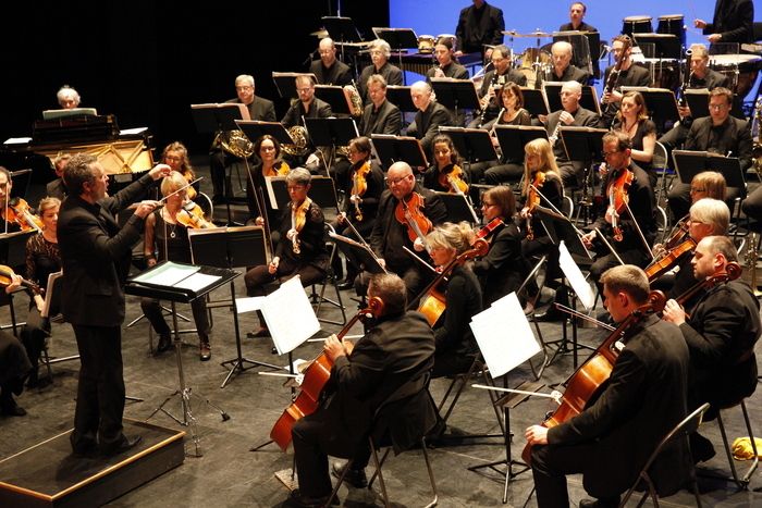 C'est un grand plaisir pour Fugue à l'Opéra de proposer un divertissement musical, au titre généreux, pour célébrer la nouvelle année.                                    Tout est pour vous !