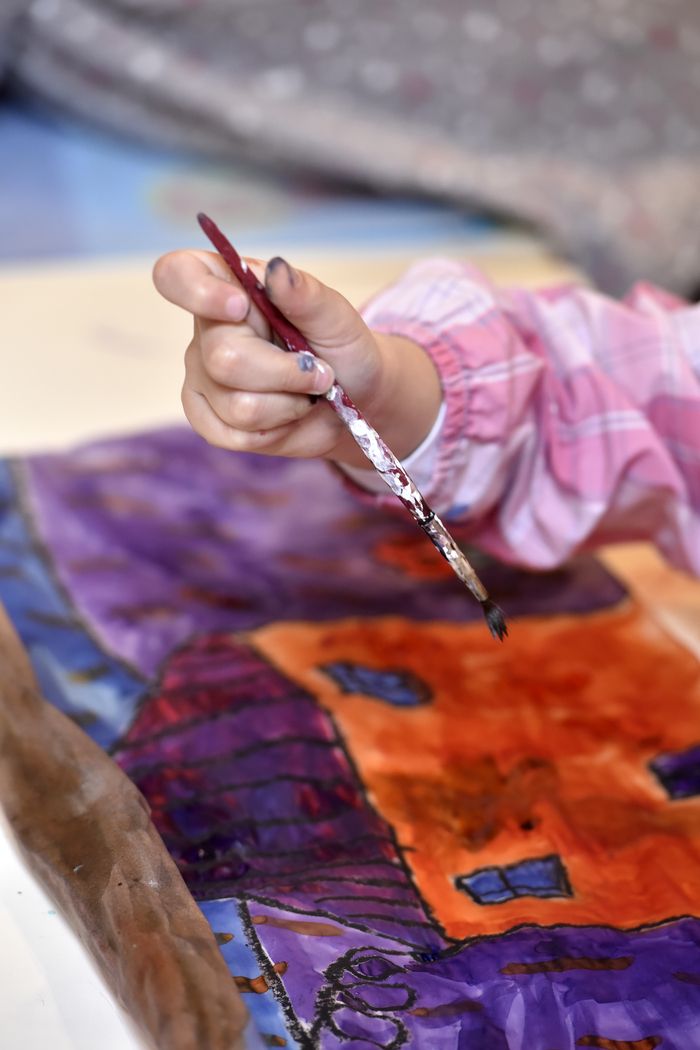 Chaque semaine, en période scolaire, les enfants découvrent ses différentes techniques de création en lien avec l'exposition et les collections du musée.