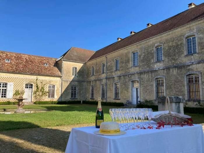 A l'occasion des Rdv au jardin 2023, l'Abbaye de Septfontaines vous invite à conclure la journée tout en légèreté et en effervescence en découvrant les champagnes de la Côte des Bar voisine lor...