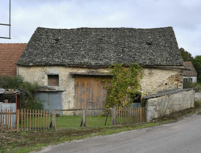 Partez en circuit-découverte du patrimoine bâti du Parc national de forêts à vélo dans les villages de : Mouilleron, Leuchey, le Val d'Esnoms et Chalancey....