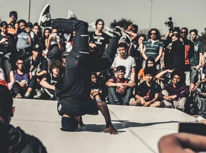 L’association albigeoise des Jeunes Danseurs de Rue (AJDR)  organise cette compétition internationale de battle de danse hip-hop