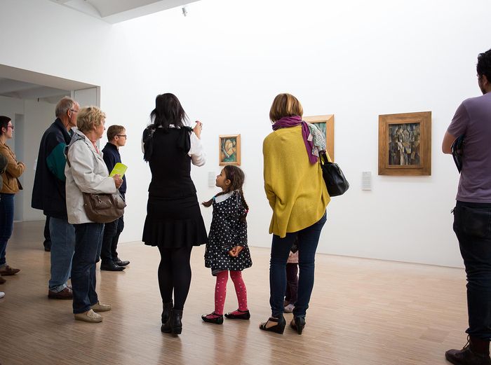 Assistez à une visite du musée et à une lecture contée inspirée d'oeuvres de la collection...