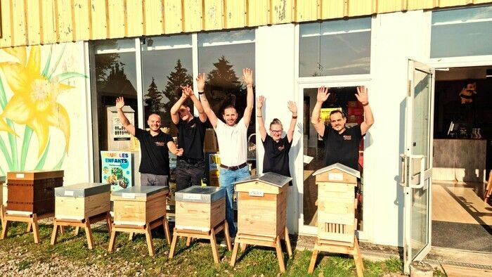 Partageons ensemble nos connaissances, nos idées, nos projets sur notre passion commune l'apiculture autours d'une boisson chaude.