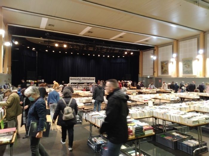 Des milliers de livres d'occasion vendus au profit de l'association Amnesty International