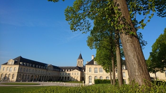 Découverte de l'Abbaye aux Dames accompagné d'un guide.