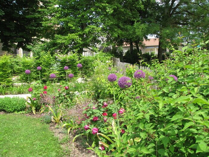 Anlässlich der "Rendez-vous aux jardins" entdecken oder entdecken Sie auf spielerische Weise den Garten des Geburtshauses von Jeanne d'Arc.