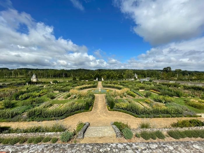 Entdecken Sie das Schloss Valmer bei der nationalen Veranstaltung Rendez-vous aux Jardins 2024, deren Thema "Die fünf Sinne" ist.