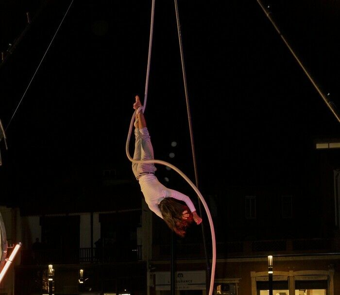 Événement : les artistes de « Culture en Mouvements » envahissent les Archives le temps d’une soirée exceptionnelle avec une visite-spectacle & spectaculaire, ponctuée d’impromptus acrobatiques !