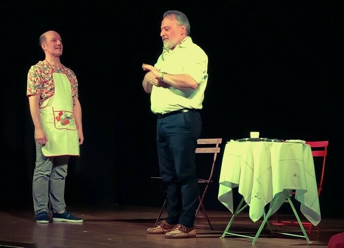 Présentation du programme du Festival puis représentation de Pantoufle par la Troupe de L'Oiseau Moqueur