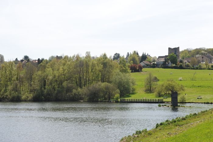 Une balade ornithologique à l’écoute du chant des oiseaux avec Solen Boivin, animatrice Nature, dans le cadre bucolique du bassin de la Courance.