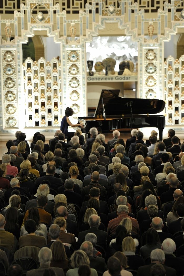 Dans le cadre de l'exposition William Morris, La Piscine vous propose un récital de piano, interprété par Nour Ayadi et dont le programme a été construit autour de l'univers de l'artiste.