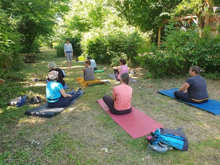 Yoga Session mit Rose Debouverie