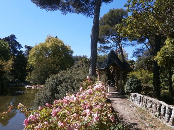 Entdecken Sie den botanischen Reichtum des Valrose-Parks durch eine Schnitzeljagd mit Pflanzen für Jung und Alt. Weitere Informationen finden Sie unter dem Anmeldelink von Weezevent.