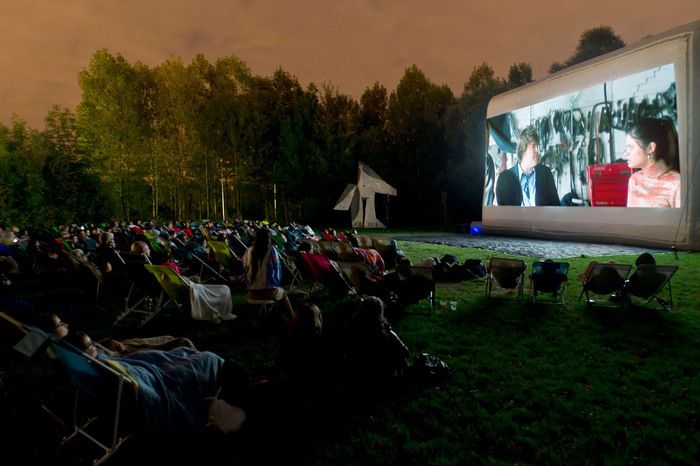 Profitez de deux séances gratuites de cinéma au plein air dans le parc de sculptures du musée !