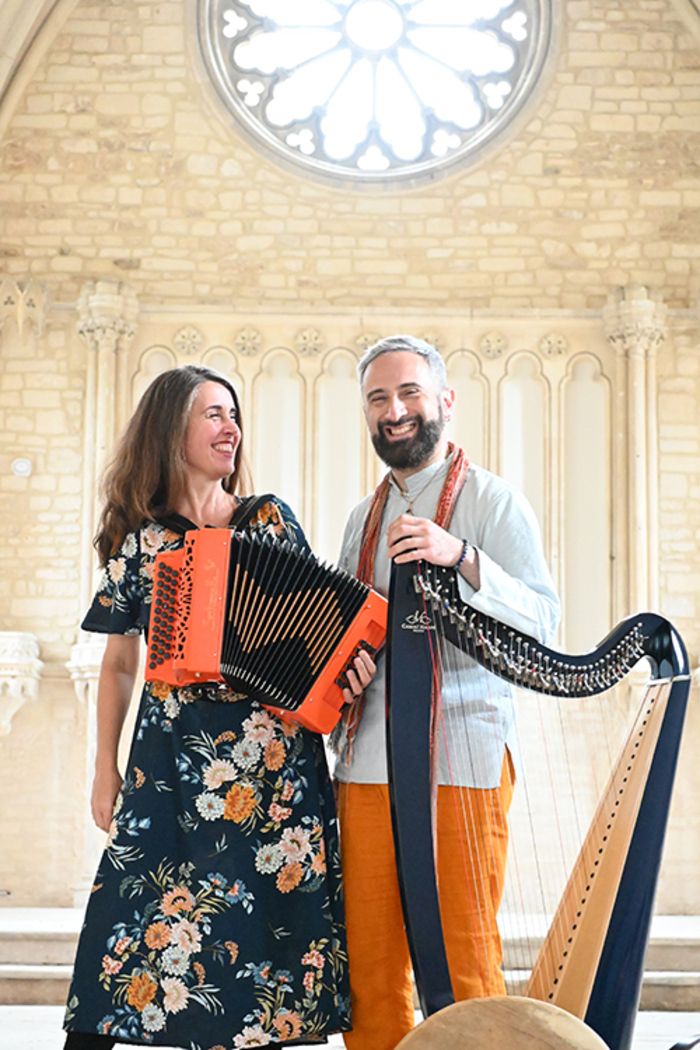 Première représentation de ce nouveau duo débordant d'énergie et de virtuosité : la voix lyrique de Marie-Paule Bonnemason et la harpe de Salomon Elia. Deux univers se rencontrent et s'entrelacent en…