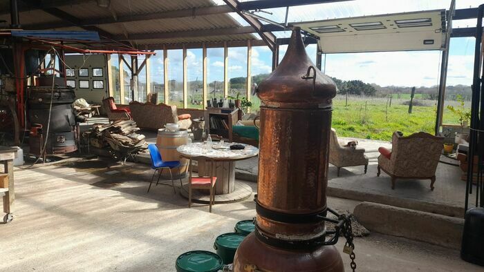 Dans le cadre de la semaine des métiers du tourisme, la Distillerie 168, distillerie paysanne, ouvre aux visiteurs la première version de sa "Ballade comestible", Lauréate "Slow Tourisme" ADEME 2024.