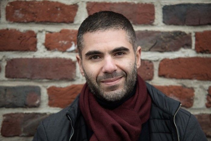 Epicier à Roubaix, devenu l’un des auteurs remarqués de la rentrée littéraire de printemps, Djamel CHERIGUI dédicacera son premier roman "La Sainte Touche" à La librairie-boutique de La Piscine.