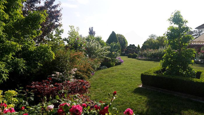 Der Garten «Les feuillantines» bietet einen sehr schönen Zwischenstopp nur wenige Minuten von der historischen Stadt Auxonne entfernt. Kommen Sie und entdecken Sie diesen üppigen und botanischen Garte