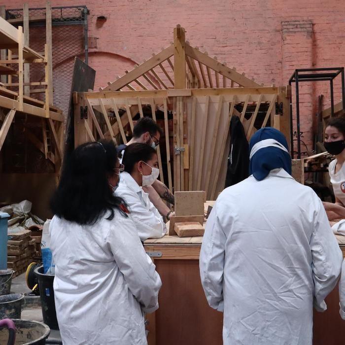 Atelier découverte de techniques de bardage de plinthes