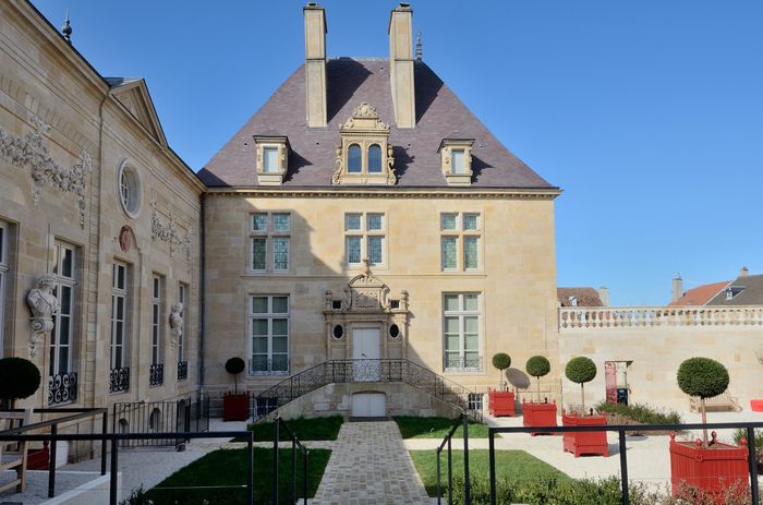 Vom stilvollen französischen Garten bis zur Enzyklopädie bietet Ihnen das Museum einen Rundgang durch die Gärten des 18\. Jahrhunderts.