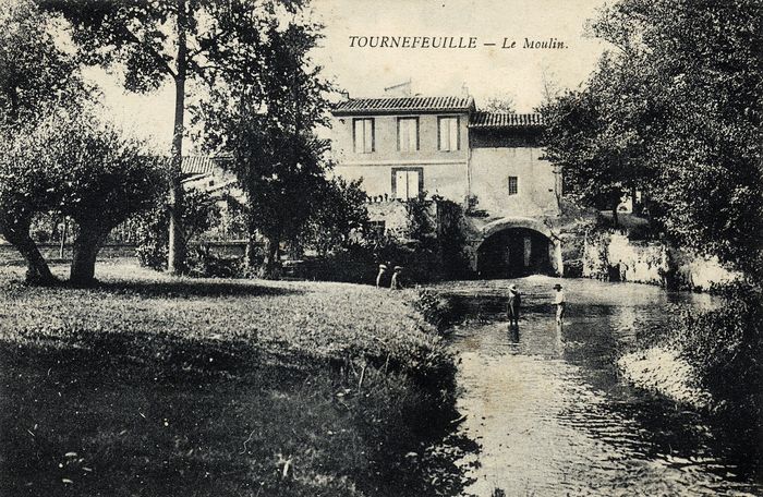 Élément familier mais souvent méconnu de nos paysages, le moulin s’inscrit dans une permanence.