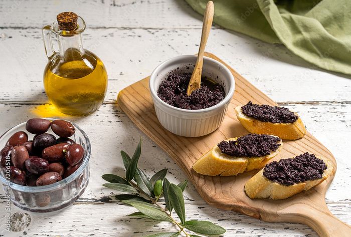 Der Verein Escolo de Carami bietet einen Workshop zum Erlernen der Tapenade an. Die Zubereitung dieses provenzalischen Aperitifs hat keine Geheimnisse mehr für Sie!