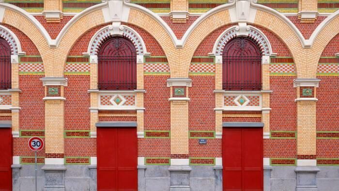 De lieu dédié au conditionnement de la laine à laboratoire créatif en passant par magasin de meuble, explorez la Condition Publique et partez à la découverte de ce lieu unique chargé d'histoire !