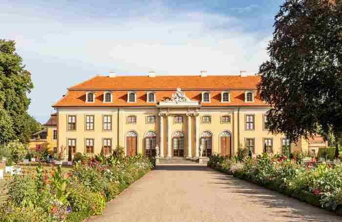 Exklusive Führung mit Michael Keller, langjähriger Leiter der Abteilung Gärten und Gewässer durch den Schlosspark des Rokokoensembles Schloss Mosigkau.