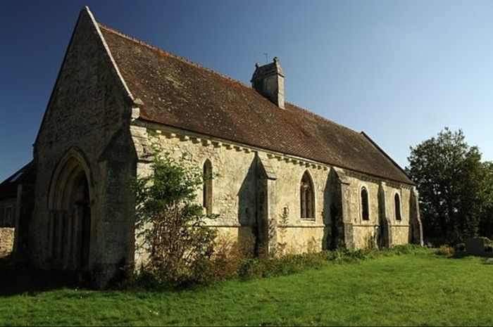 L'association "Les joly chemins de la brèche au diable" souhaite attirer l'attention du public sur la nécessité de restaurer cette chapelle du 13e siècle.