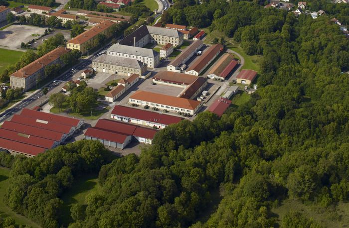 Visite guidée de l'ancienne citadelle militaire construite au milieu du XIXe siècle