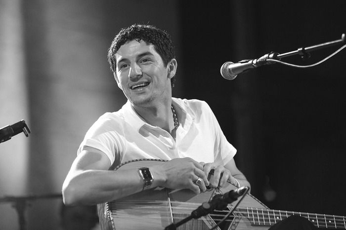 Concert inaugural de l'exposition "Photographier l'Algérie" avec le chanteur de chaâbi Kamel El Harrachi qui rendra hommage à son père,  Dahmane El Harrachi, auteur de Ya Rayah