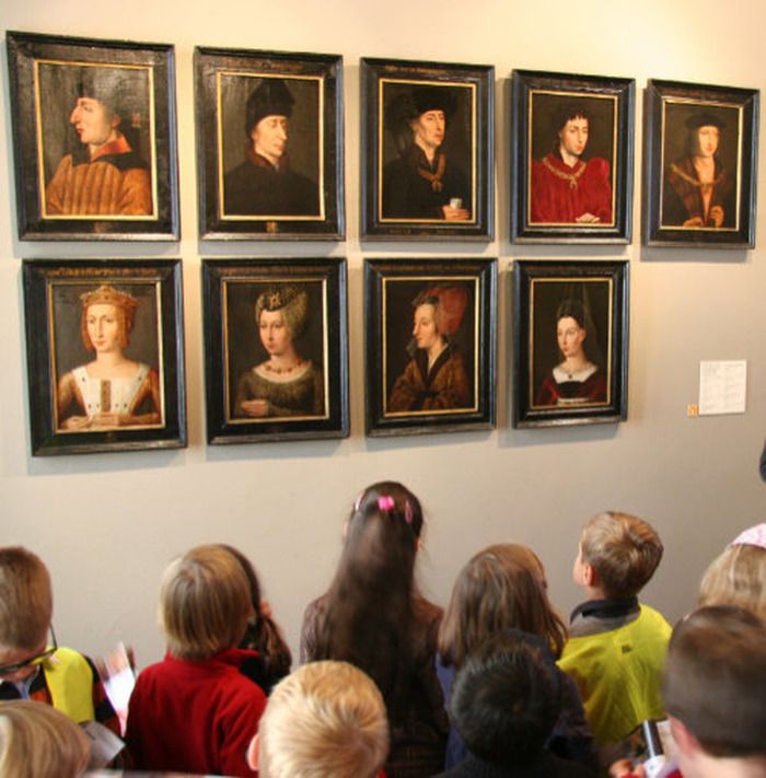 Le temps des vacances, les petits visiteurs peuvent profiter d'une visite du musée suivie d'un atelier.