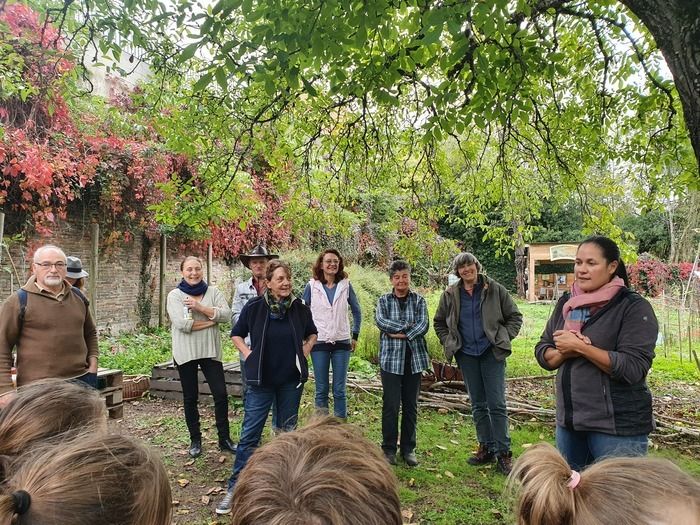 Für Termine in den Gärten 2024 bieten wir Ihnen mehrere Workshops für sensorische Erlebnisse im städtischen Obstgarten von Champignelles.