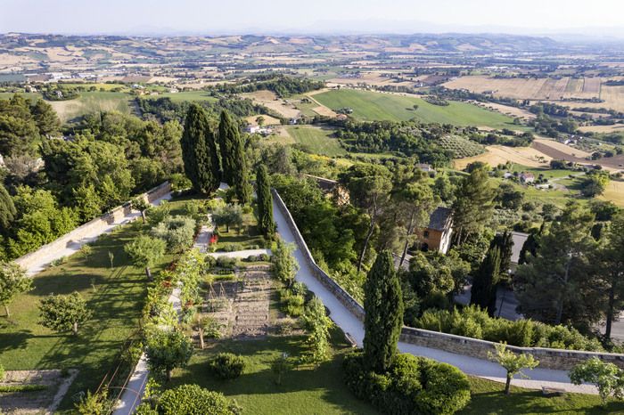 On the occasion of the Appointments in the garden of the Garden on Colle dell'Infinito opens its doors to special activities for children and visits dedicated to the theme of the garden and biodiversi