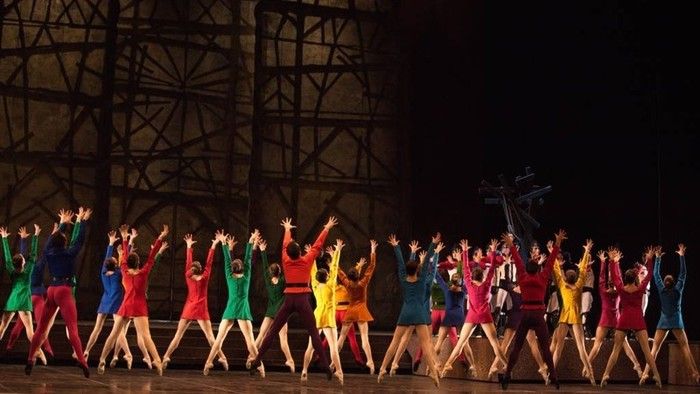 Présenté par Aurélie Dupont, Directrice de la Danse de l’Opéra national de Paris 
    En direct de l’Opéra Bastille