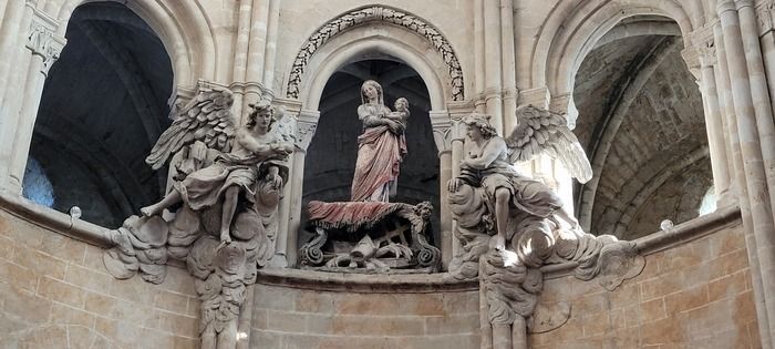 Ouvert exceptionnellement pendant les journées du patrimoine, déambulez au 1er étage des tribunes de la nef et contempler la cathédrale comme vous ne l’avez jamais vu.