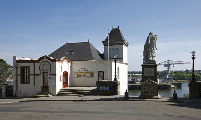 Begleiten Sie Jules Verne bei seiner Wiederentdeckung der Landschaften rund um das Museum und stellen Sie sich seinen Herausforderungen!