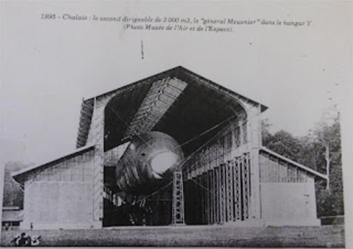 Venez découvrir l’histoire du site du Hangar Y, depuis la construction du bassin de Chalais, dessiné par Le Nôtre dans la grande perspective du château de Meudon au XVIIe siècle, jusqu’au projet de r…