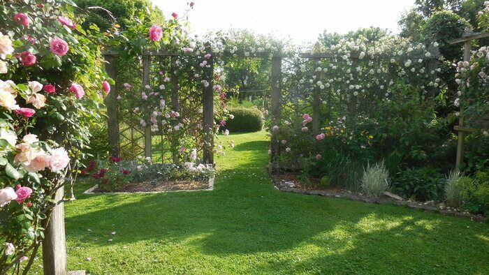 Besuchen Sie anlässlich der Rendez-vous aux jardins 2024 den Garten des «Chat perché». An diesen zwei Tagen begleiten wir Sie mit Kommentaren bei Ihrem Besuch.