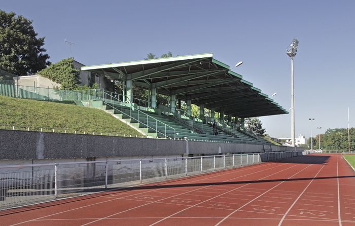 En 2024, le sport est à l’honneur. Mais qui dit pratique sportive, sous-entend aussi équipement dans lequel les performances se jouent. Du Haut-Pantin aux Courtillières, la ville abrite un patrimoine…