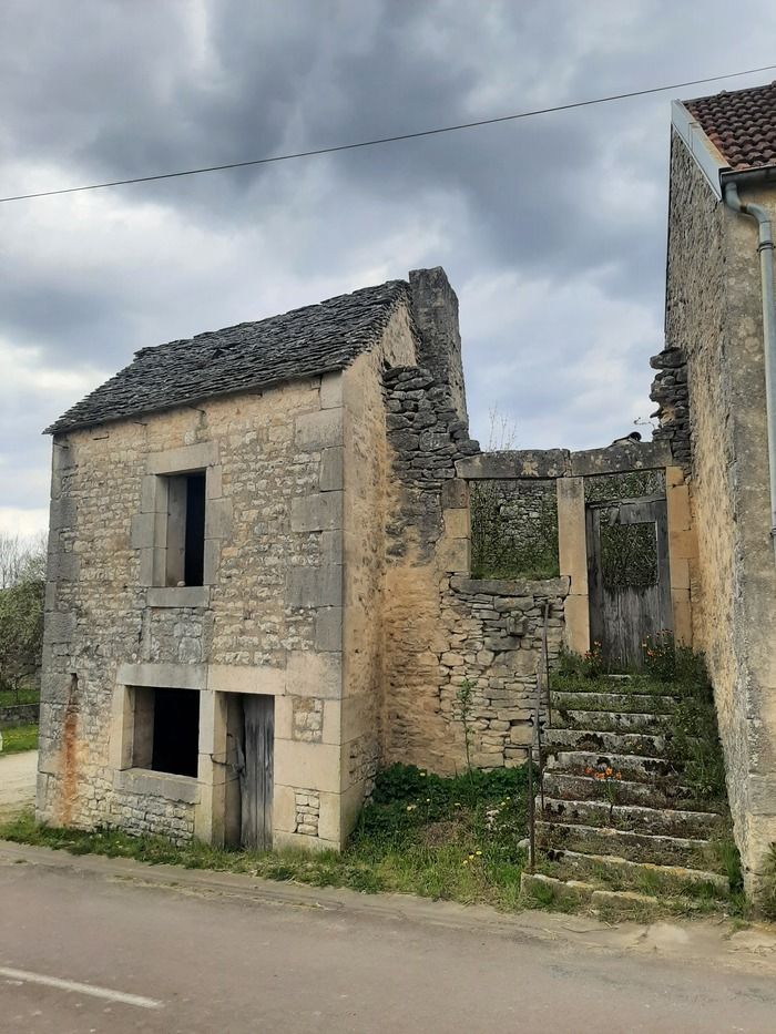 Partez en circuit-découverte du patrimoine bâti du Parc National de forêts à vélo dans les villages de : Recey-sur-Ource, Bure-les-Templiers, Romprey, Saint-Broing-les-Moines....