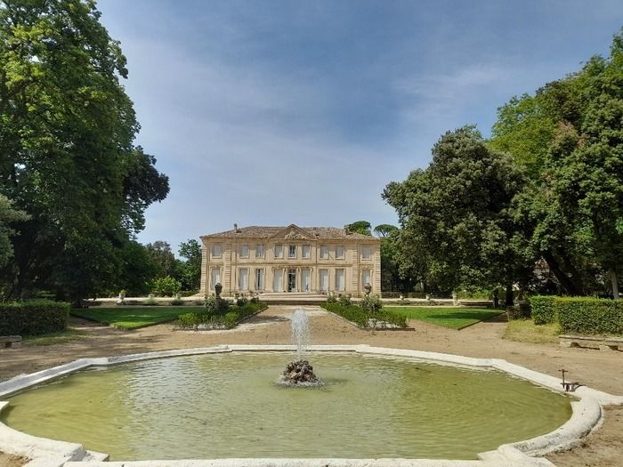 Im Herzen von Montpellier gelegen, bietet das Château de la Piscine, das 1942 zum Denkmalschutz erklärt wurde, einen Besuch seines bewaldeten Parks mit wertvollen Bäumen sowie seines Garten...