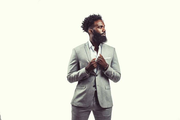 Le Mona Bismarck American Center est heureux de vous convier le 3 octobre à la soirée de lancement de sa saison Fall 2018, avec Aaron Abernathy!