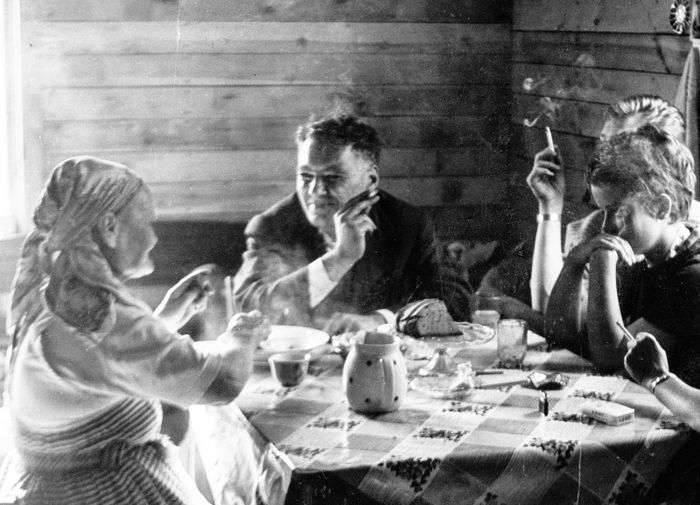 Partez à la découverte du territoire Sápmi à travers un court métrage et un documentaire, sous le commissariat du Skábmagovat Film Festival.