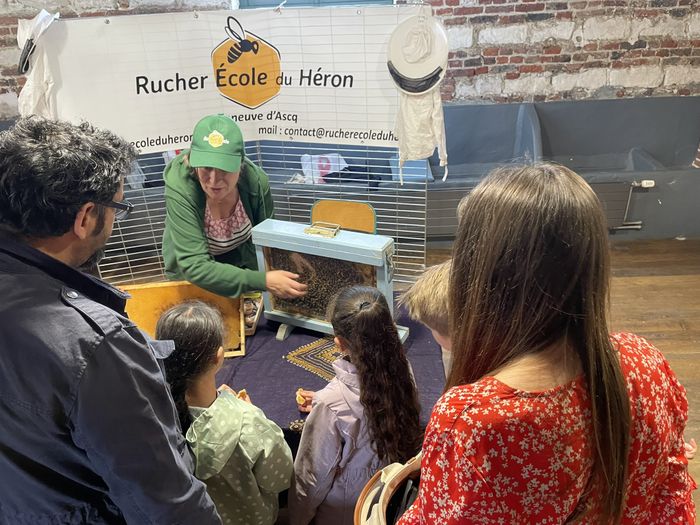 Samedi 19 et dimanche 20 septembre de 14h30 à 18h30, découvrez l'incroyable richesse des abeilles et l'importance de les protéger avec le rucher-école de Villeneuve d'Ascq !